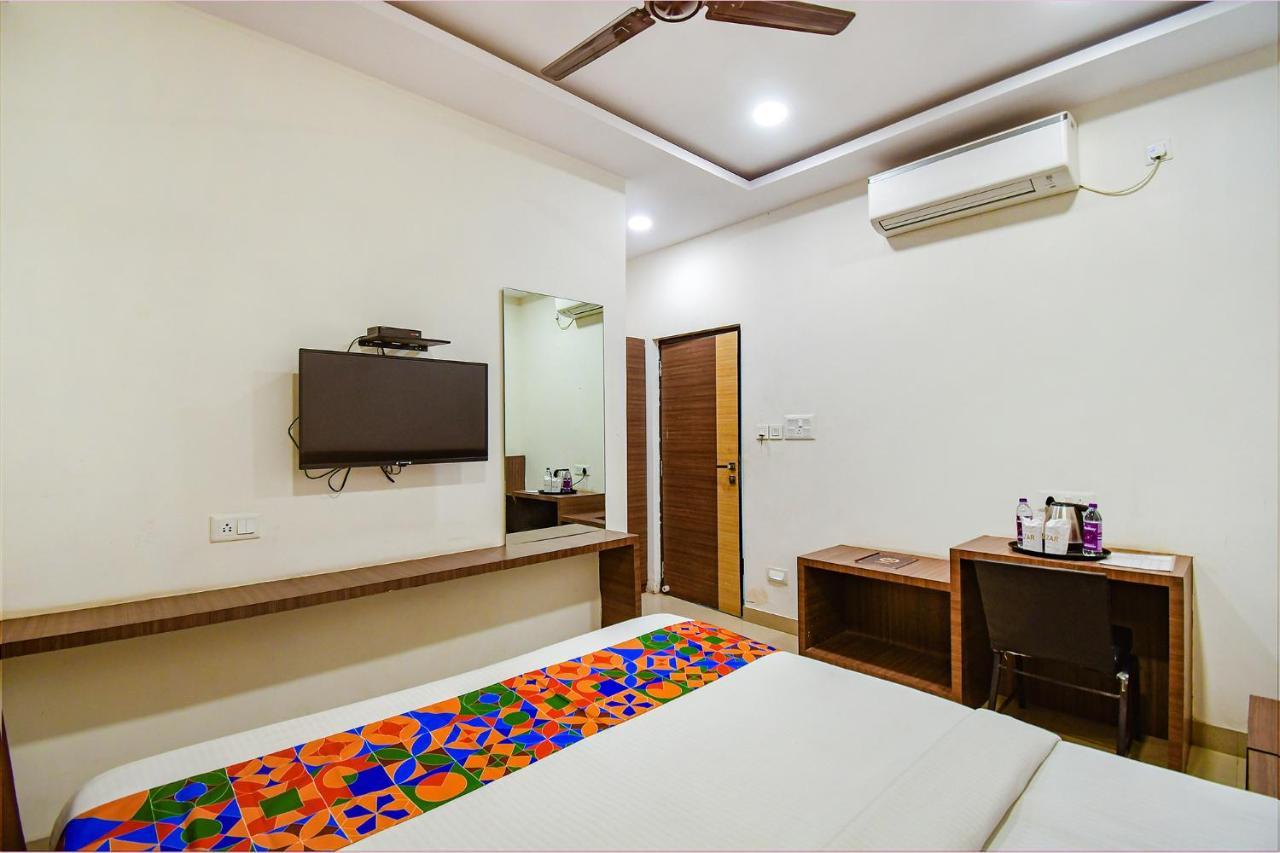 Fabhotel Kzar Select - 2Km From Park Street Колката Екстер'єр фото